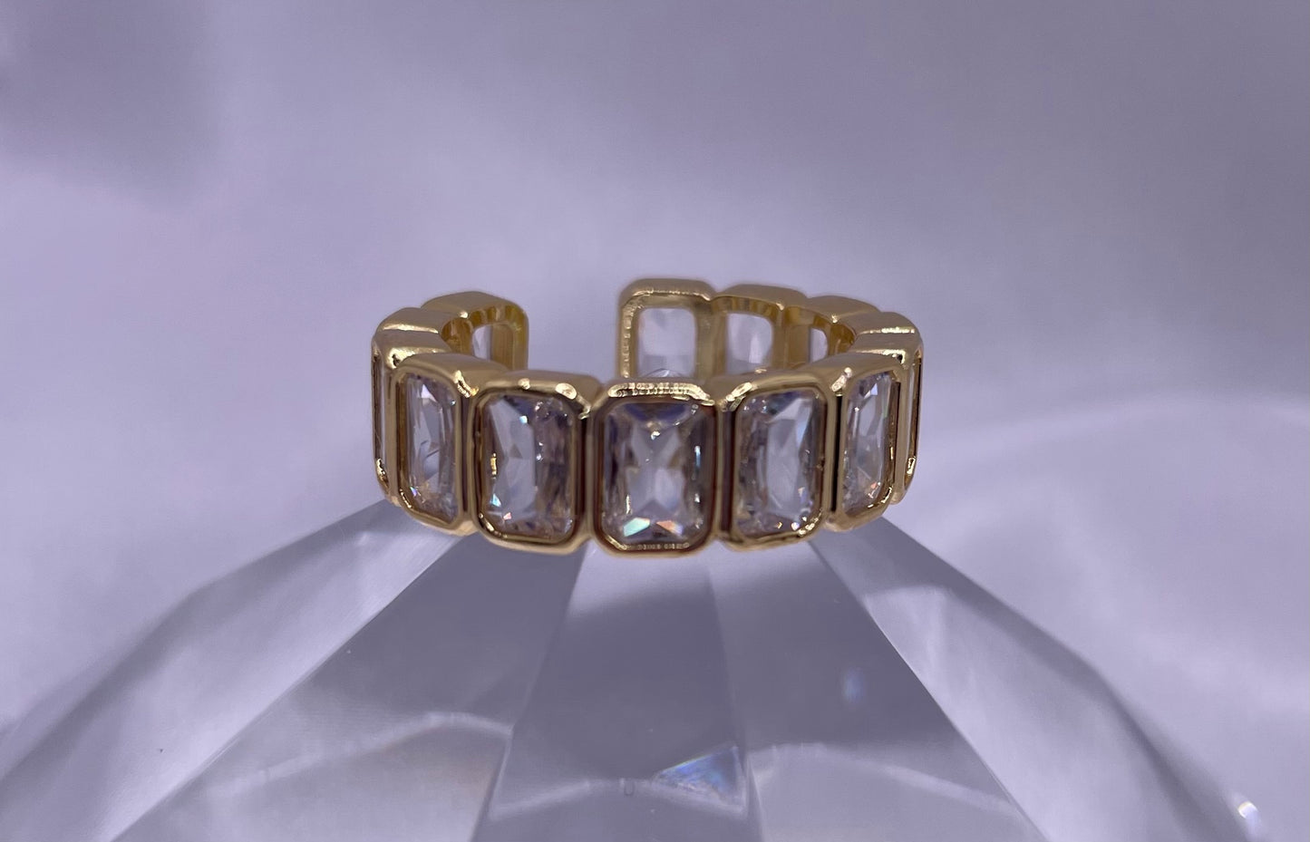 18k gold CZ baguette ring
