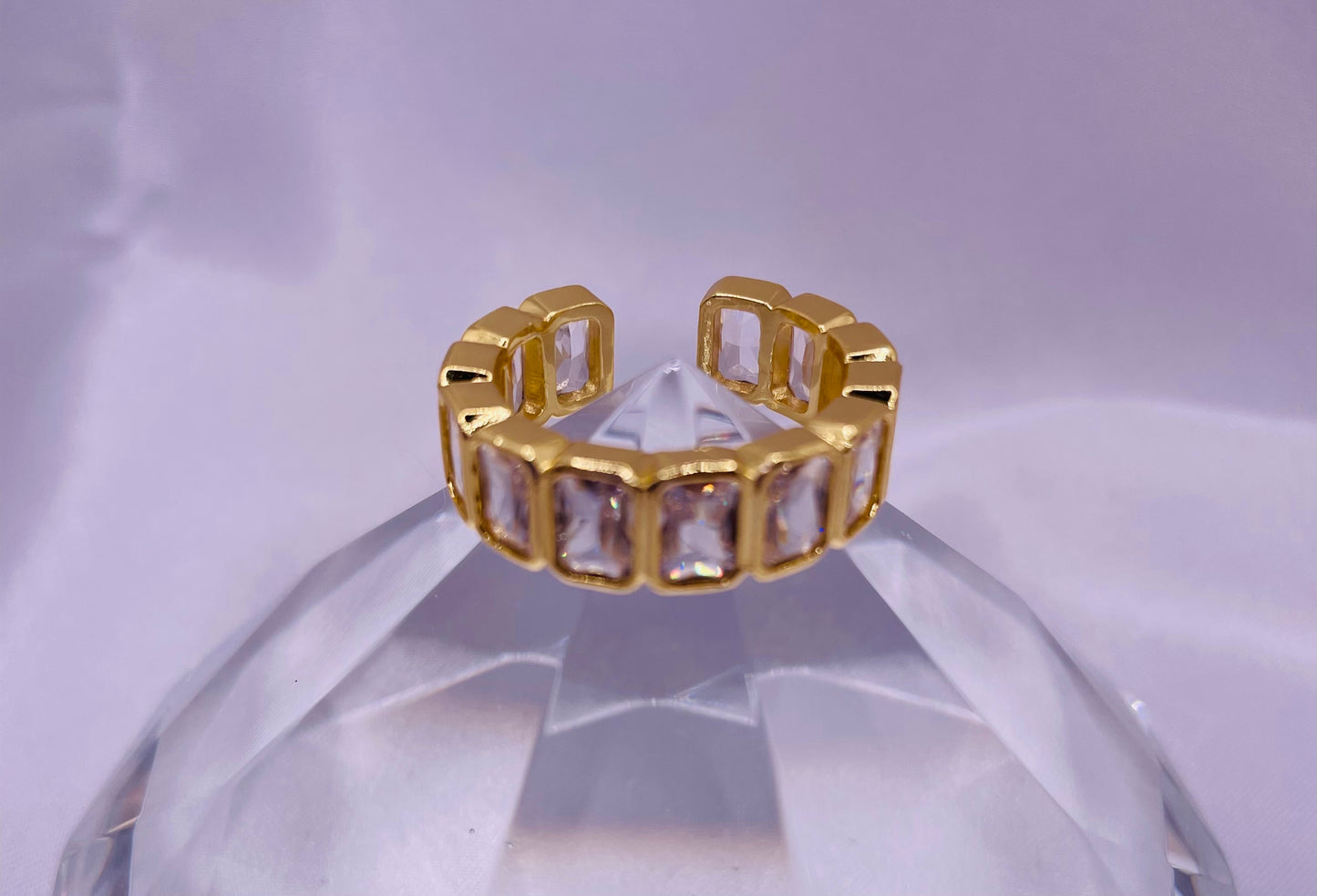 18k gold CZ baguette ring