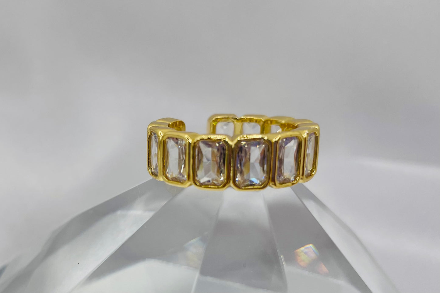 18k gold CZ baguette ring