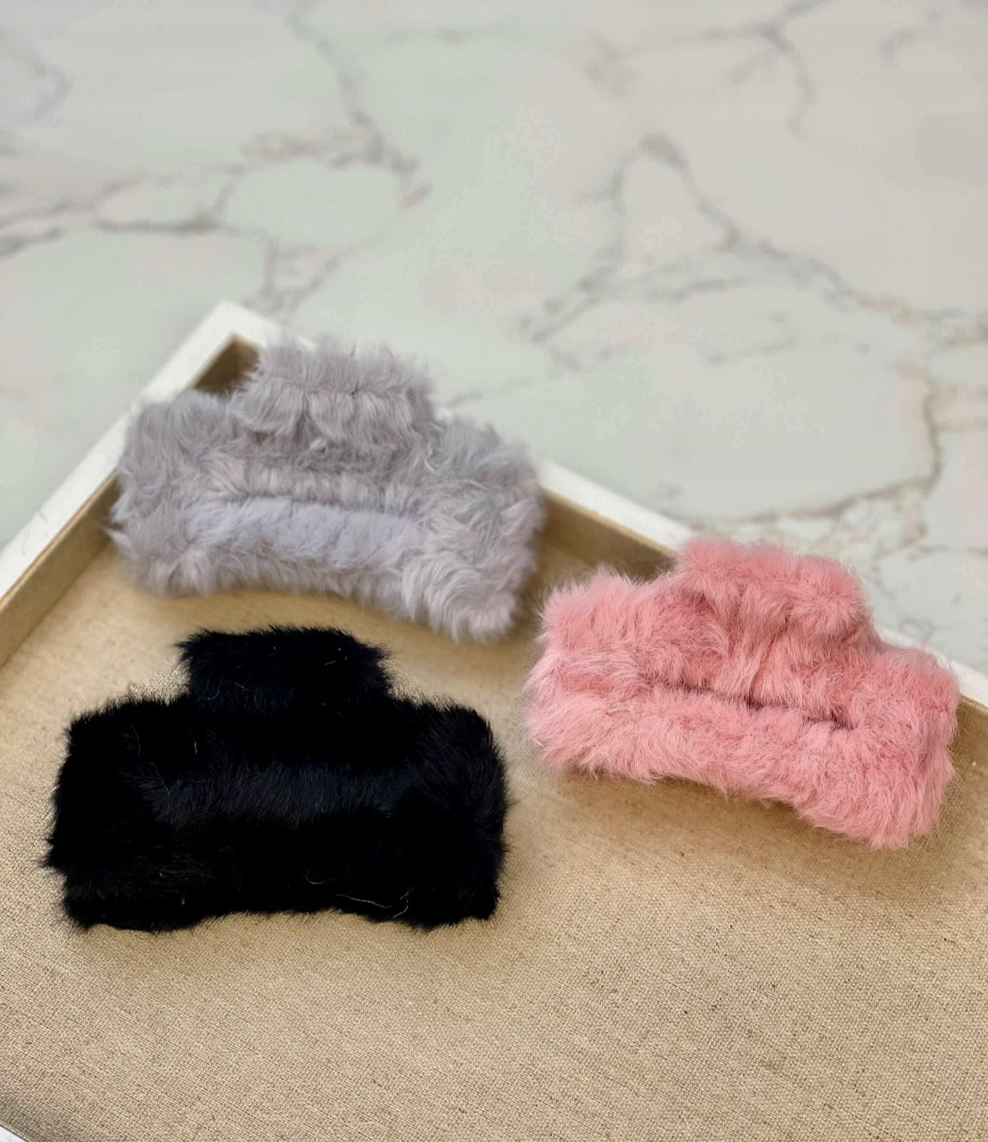 Medium size mink/rabbit fur claw clip